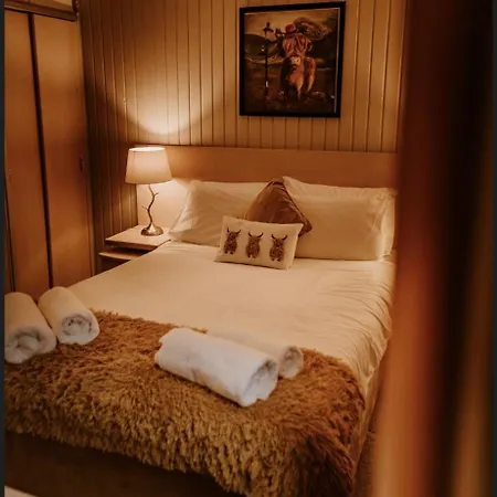 Whisky Whispers Hunters Quay Villa Sandbank Room photo